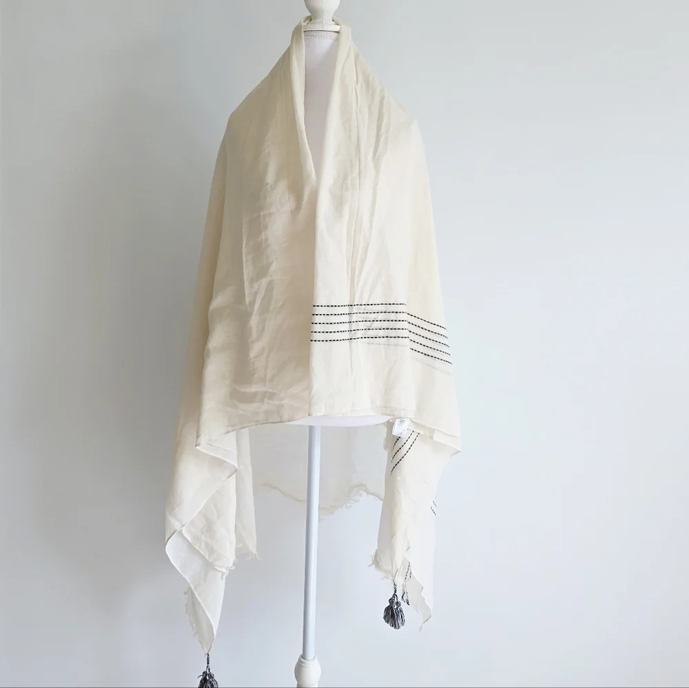 NWOT Target Cream/Yellow Shawl Wrap Scarf With Tassel And Fringe Accents